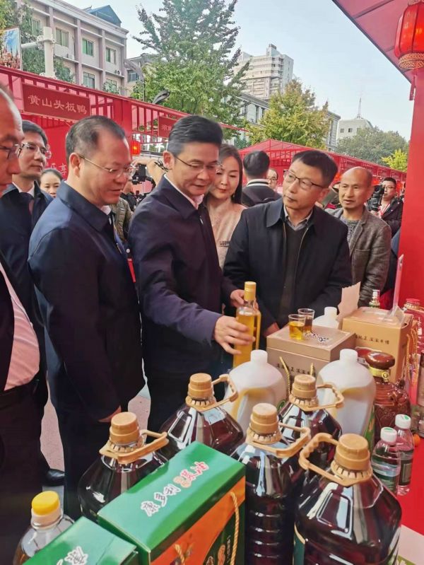 银河集团官网,油茶莳植生产加工销售,植物油莳植生产加工销售